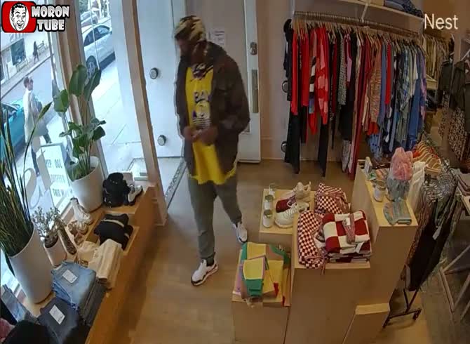 Video :He stealthily targets a family-run clothes shop